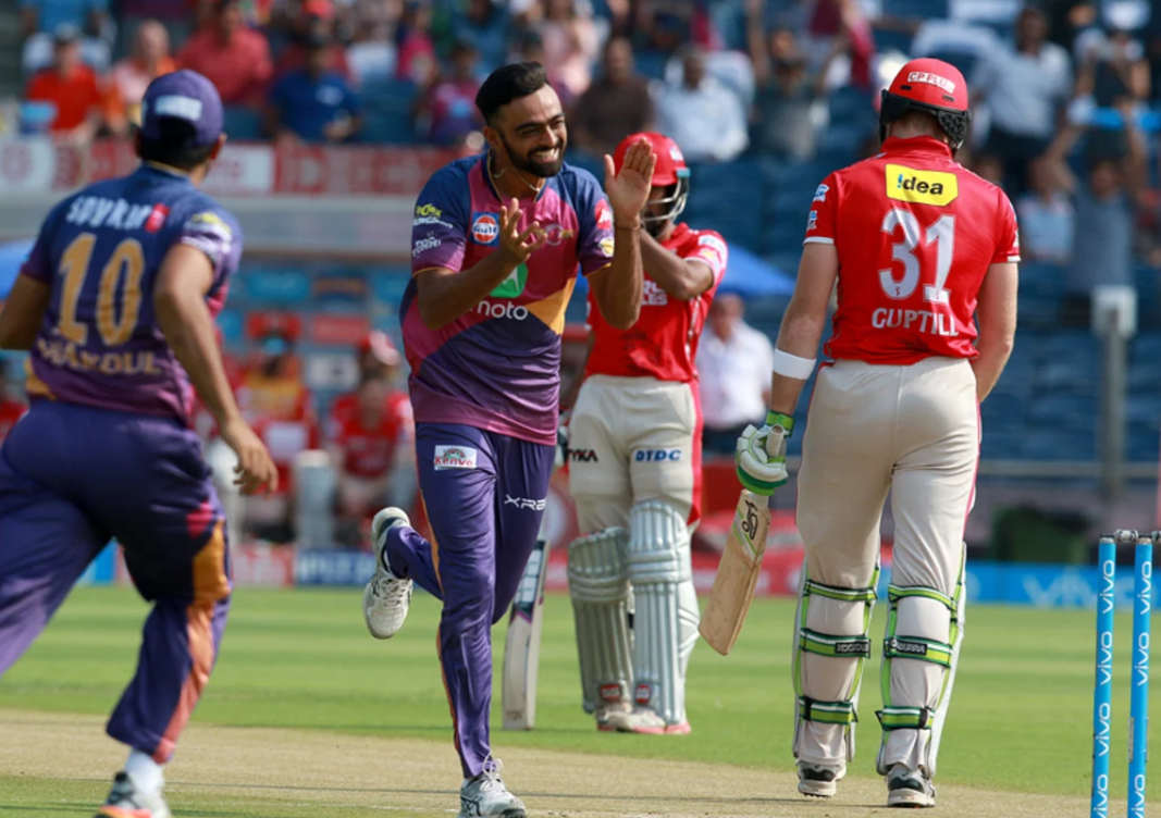 Punjab Kings - 73/10 (15.5)